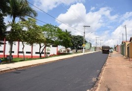 Alameda dos Colibris e Rua Furtado de Menezes recebem novo asfalto