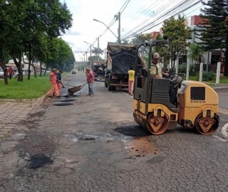 Imagem 1 do post Governo Municipal intensifica manutenções de vias urbanas e rurais durante período chuvoso