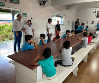 Imagem 1 do post Secretário Alaercio Rodrigues juntamente com Secretaria de Desenvolvimento Social desenvolvem uma sala de informática e programação para o Lar das Crianças