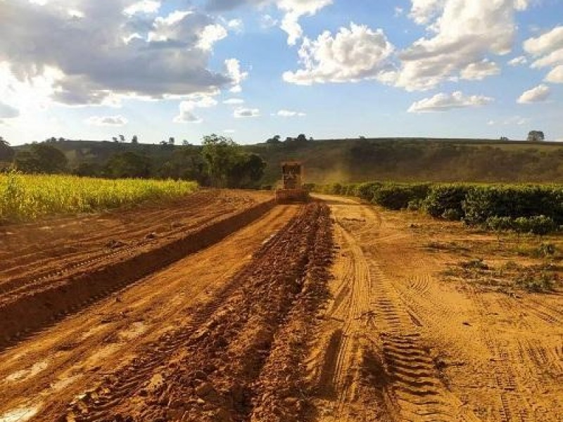 Comunidade de Puladouro recebe alargamento da estrada