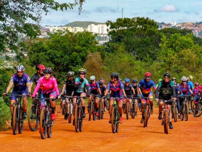 Pink Team, Ciclo  Cerrado e Cafebras realizaram Pedal Solidário