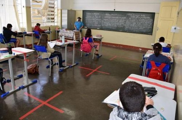 Governo Municipal  faz balanço da primeira semana de retorno às aulas