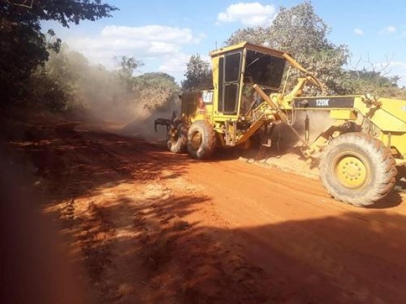 Governo Municipal segue com serviços de manutenção das estradas rurais