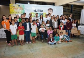 Sicoob Coopacredi faz doação de 48 óculos a crianças de Patrocínio e Guimarânia na edição 2018 do projeto VEJA UM MUNDO MELHOR