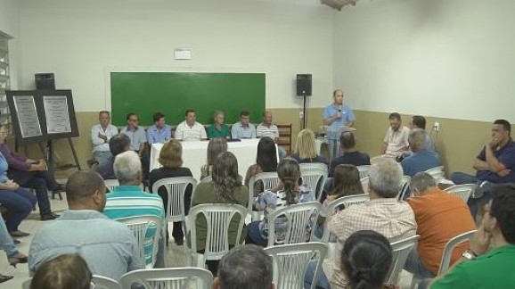 Governo Municipal inaugura obras na Comunidade de Macaúbas de Cima