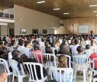 Imagem 1 do post Alunos de Guimarânia participam de palestra do Justiça na Escola