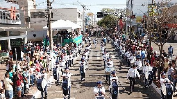 Desfile de 7 de setembro mostra belezas das regiões do Brasil