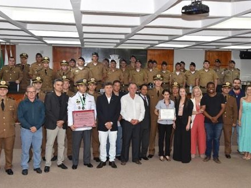 Câmara Municipal presta homenagem à Polícia Militar de Patrocínio e Patos de...
