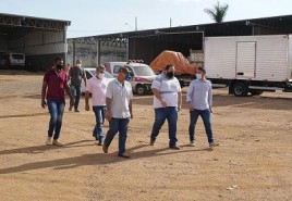 Prefeito de Iraí de Minas e comitiva visitam Secretaria Municipal de Obras e Gabinete do Prefeito