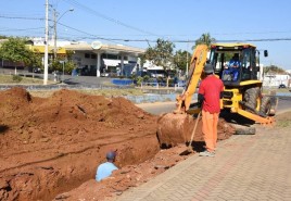 Governo Municipal inicia obra de melhoria na Avenida José Amando de Queiroz