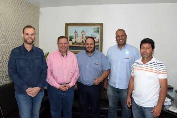 Prefeito Deiró Marra recebe visita de Secretário Municipal de Obras da cidade de Patos de Minas