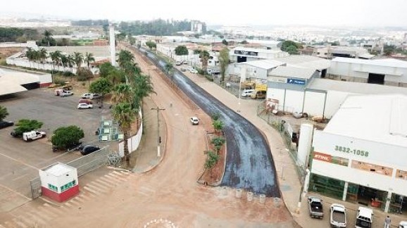 Seguem os serviços de recuperação da Avenida General Astolfo Ferreira Mendes