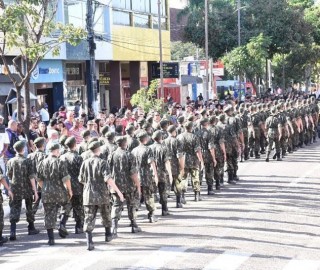 Imagem 3 do post Desfile na Avenida Rui Barbosa celebra os 180 de Patrocínio