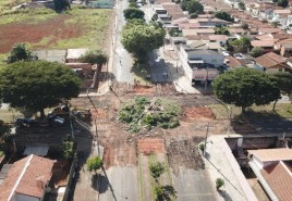 Iniciada a construção da rotatória no cruzamento das Avenidas Juscelino Kubistchek e João Furtado de Oliveira