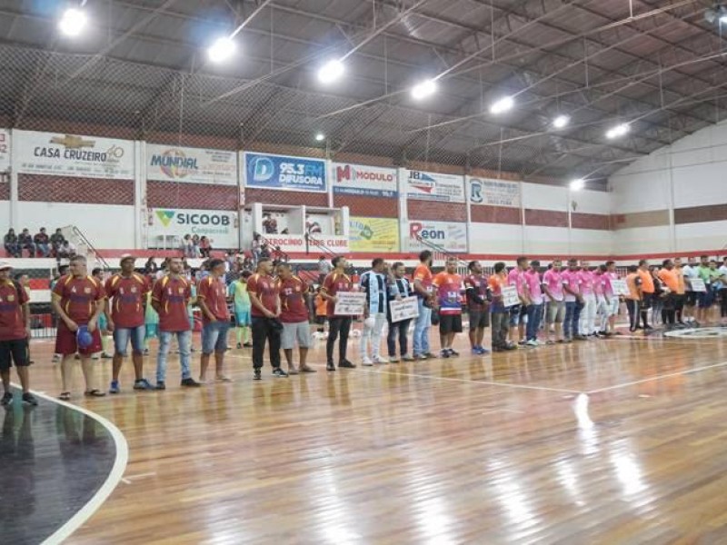 3ª Liga de Futsal e Campeonato Municipal de Veteranos foram iniciados nesta...