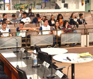 Imagem 1 do post Alunos da Escola José Eduardo de Aquino fazem visita a  Câmara Municipal