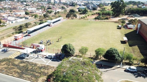 Campo de Futebol Kleber Guarda, no bairro Carajás, é inaugurado