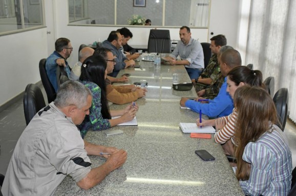 Governo Municipal realiza reunião para planejamento da instalação das barracas de apoio aos romeiros