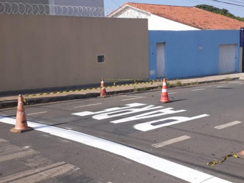 SESTRAN inicia sinalização de ruas próximas as Avenidas Altino Guimarães e Dom...