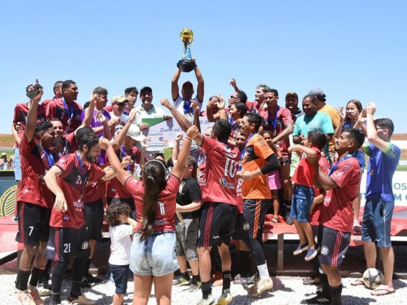 Caxambú Vidrolar é o grande campeão do Campeonato de Futebol Rural 2023...