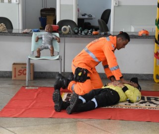 Imagem 1 do post Servidores públicos participam de treinamento de primeiros socorros e combate a incêndio